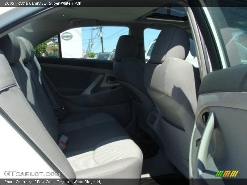 Super White / Ash 2009 Toyota Camry SE