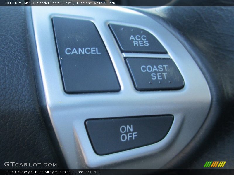 Diamond White / Black 2012 Mitsubishi Outlander Sport SE 4WD