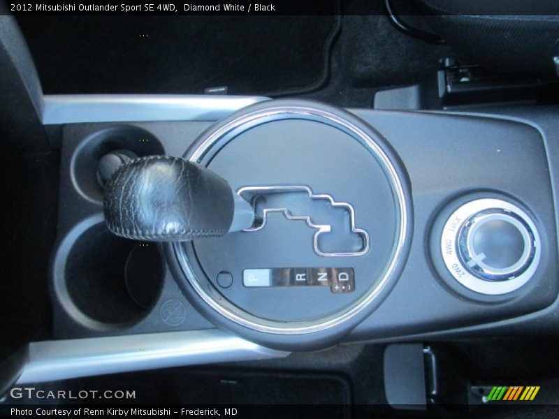 Diamond White / Black 2012 Mitsubishi Outlander Sport SE 4WD