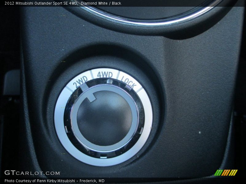 Diamond White / Black 2012 Mitsubishi Outlander Sport SE 4WD