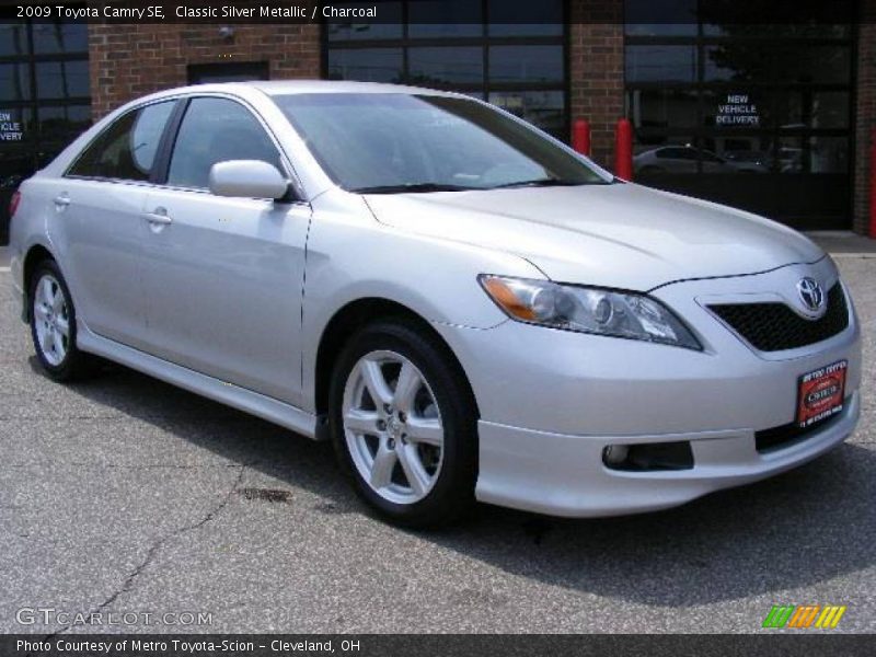 Classic Silver Metallic / Charcoal 2009 Toyota Camry SE
