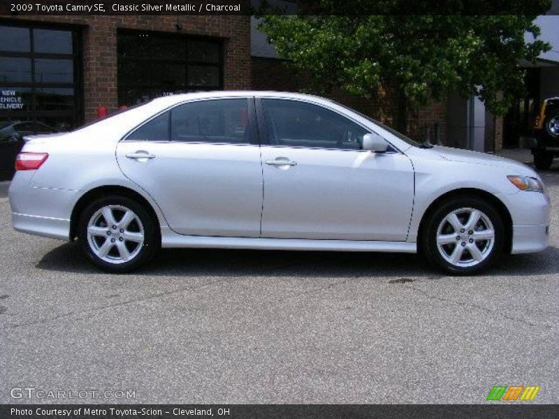 Classic Silver Metallic / Charcoal 2009 Toyota Camry SE