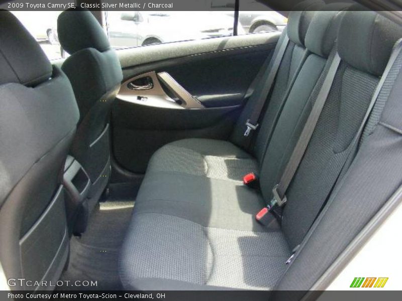 Classic Silver Metallic / Charcoal 2009 Toyota Camry SE