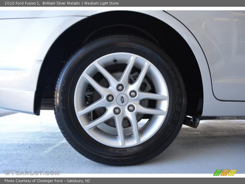 Brilliant Silver Metallic / Medium Light Stone 2010 Ford Fusion S