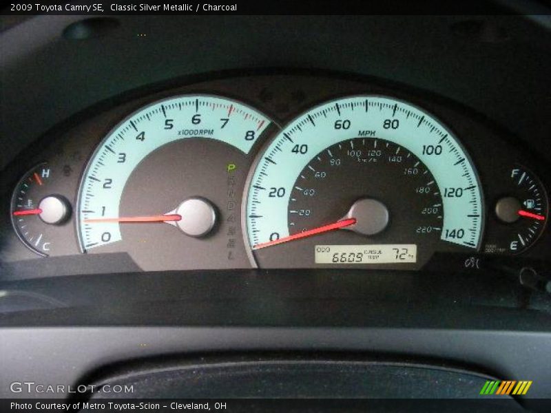 Classic Silver Metallic / Charcoal 2009 Toyota Camry SE