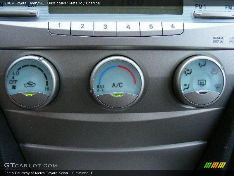 Classic Silver Metallic / Charcoal 2009 Toyota Camry SE