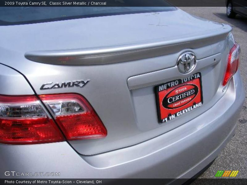 Classic Silver Metallic / Charcoal 2009 Toyota Camry SE