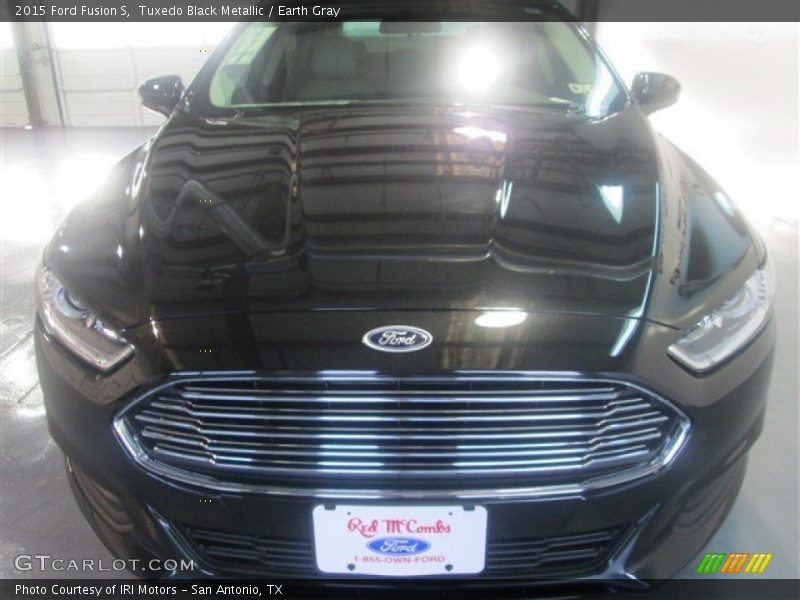 Tuxedo Black Metallic / Earth Gray 2015 Ford Fusion S