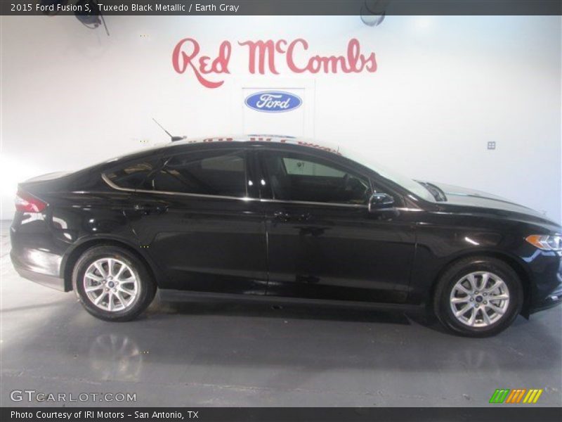 Tuxedo Black Metallic / Earth Gray 2015 Ford Fusion S