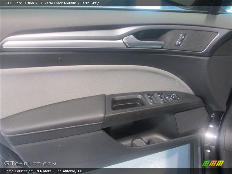 Tuxedo Black Metallic / Earth Gray 2015 Ford Fusion S