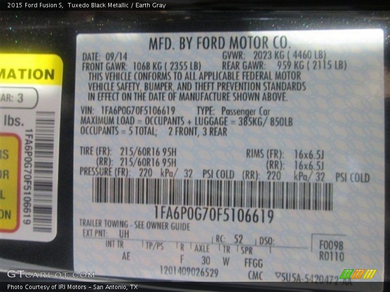 Tuxedo Black Metallic / Earth Gray 2015 Ford Fusion S