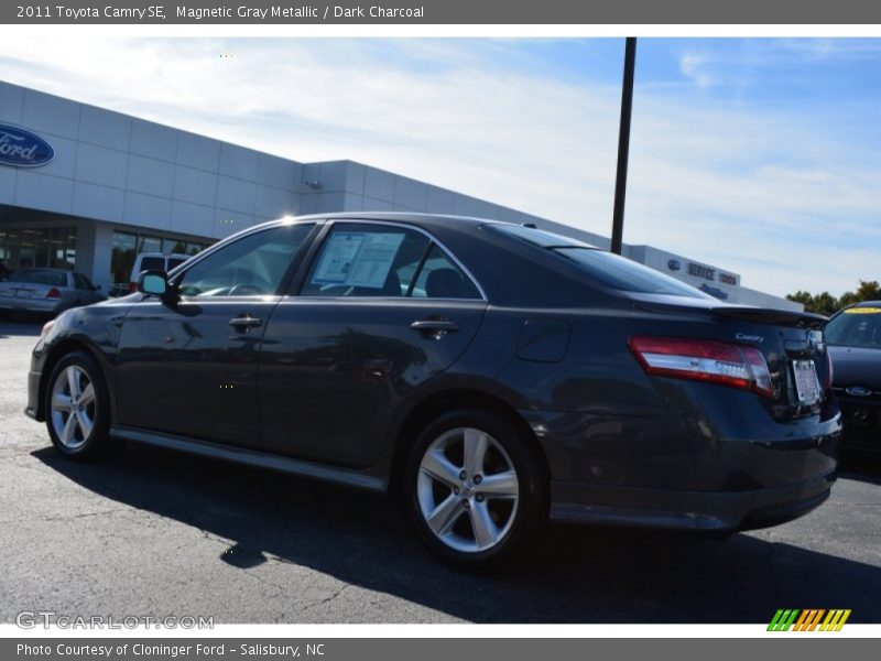 Magnetic Gray Metallic / Dark Charcoal 2011 Toyota Camry SE