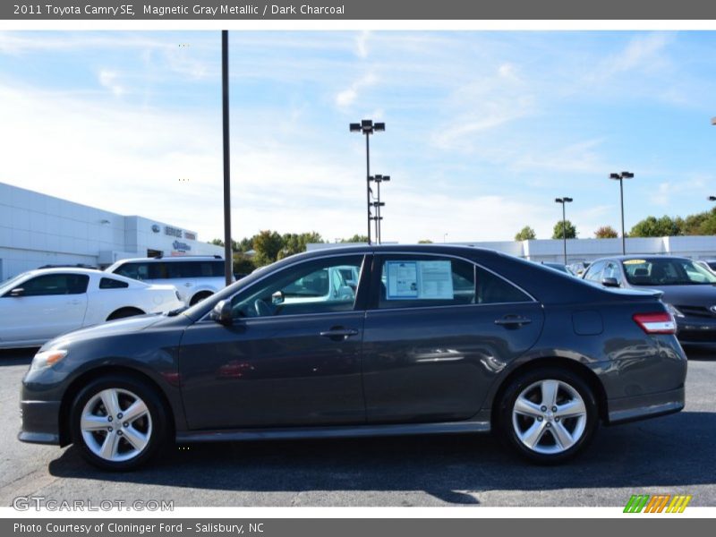 Magnetic Gray Metallic / Dark Charcoal 2011 Toyota Camry SE