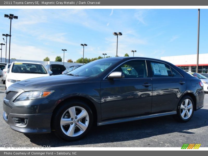 Magnetic Gray Metallic / Dark Charcoal 2011 Toyota Camry SE