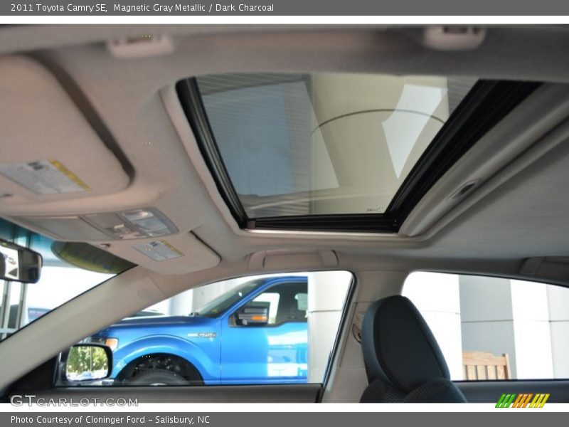 Magnetic Gray Metallic / Dark Charcoal 2011 Toyota Camry SE