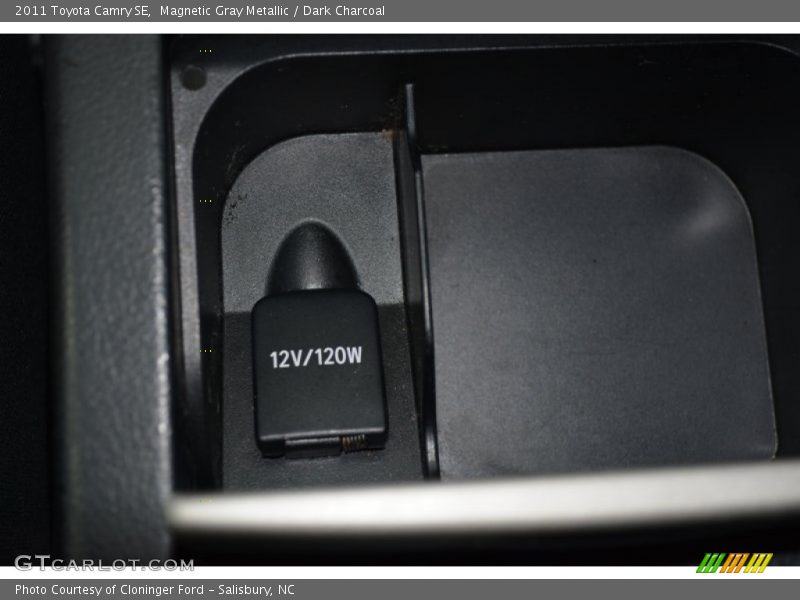 Magnetic Gray Metallic / Dark Charcoal 2011 Toyota Camry SE