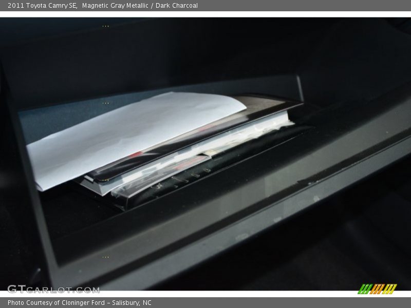 Magnetic Gray Metallic / Dark Charcoal 2011 Toyota Camry SE