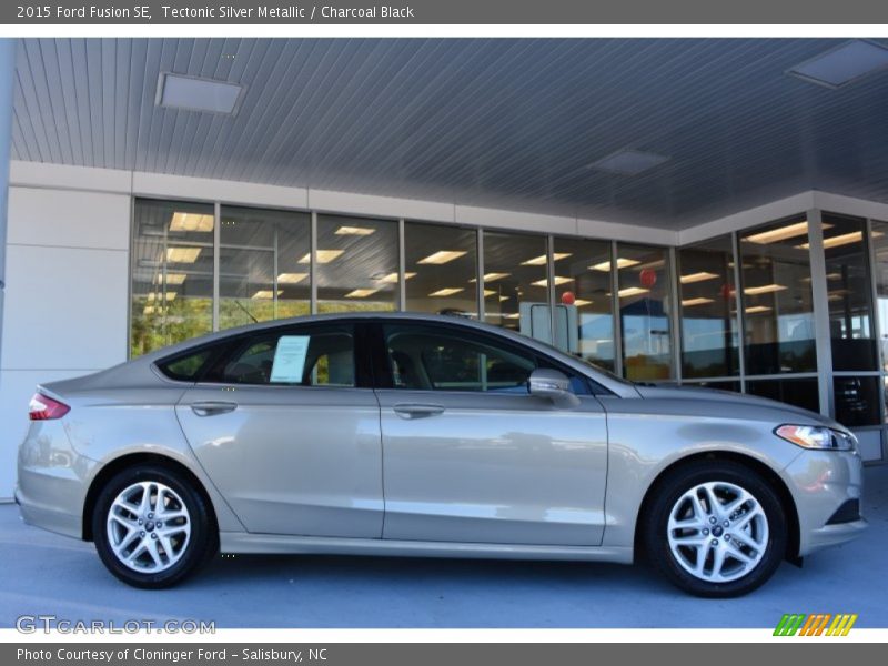 Tectonic Silver Metallic / Charcoal Black 2015 Ford Fusion SE