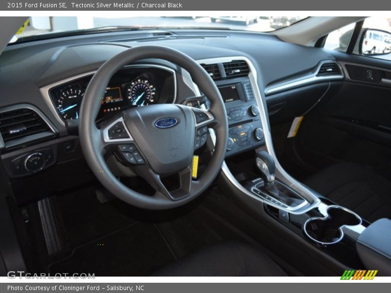 Tectonic Silver Metallic / Charcoal Black 2015 Ford Fusion SE