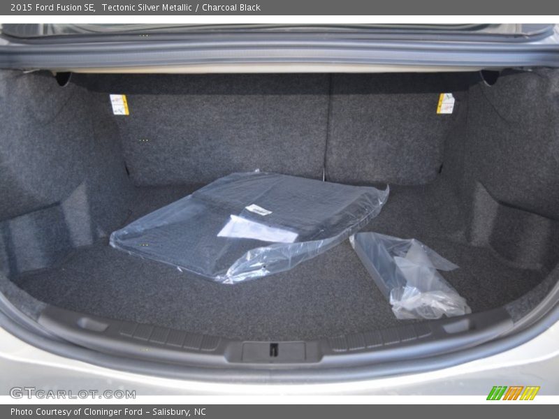 Tectonic Silver Metallic / Charcoal Black 2015 Ford Fusion SE
