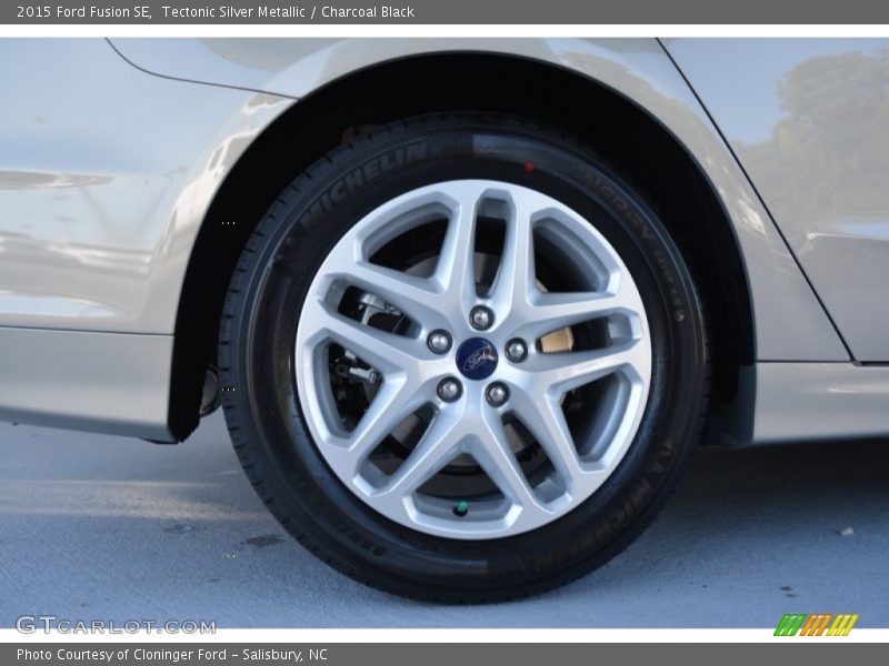 Tectonic Silver Metallic / Charcoal Black 2015 Ford Fusion SE