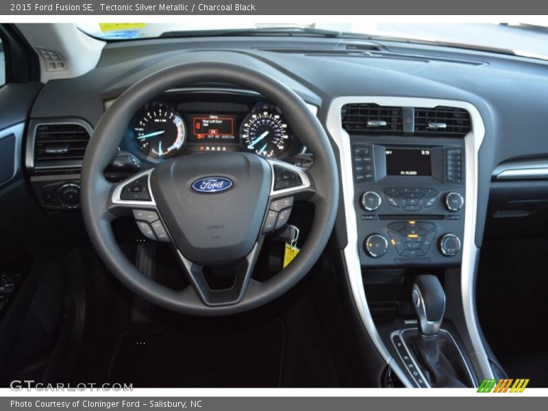 Tectonic Silver Metallic / Charcoal Black 2015 Ford Fusion SE