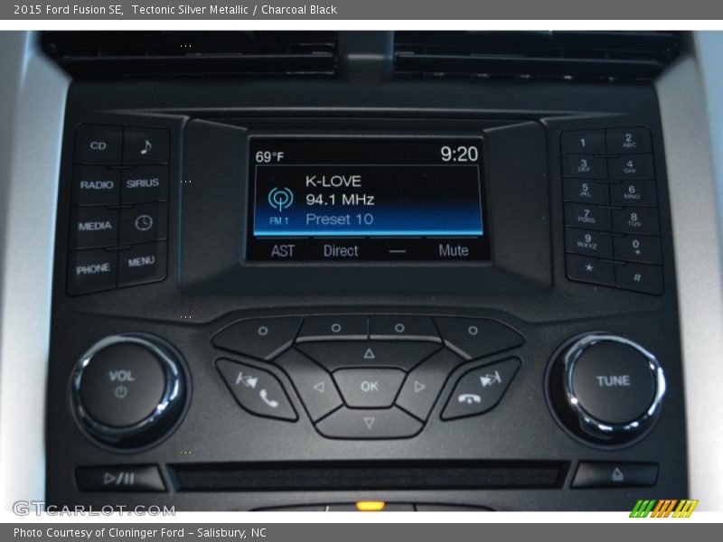 Tectonic Silver Metallic / Charcoal Black 2015 Ford Fusion SE