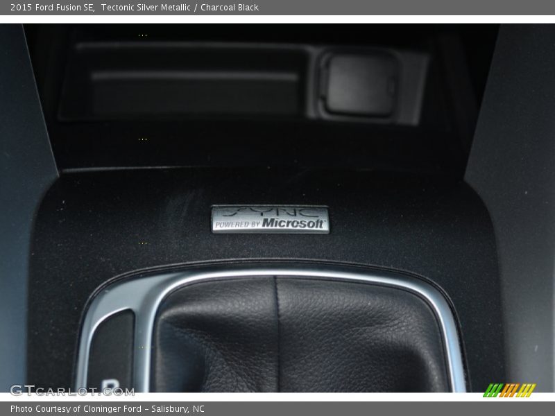 Tectonic Silver Metallic / Charcoal Black 2015 Ford Fusion SE