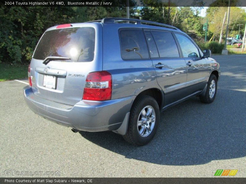 Bluestone Metallic / Ivory 2004 Toyota Highlander V6 4WD