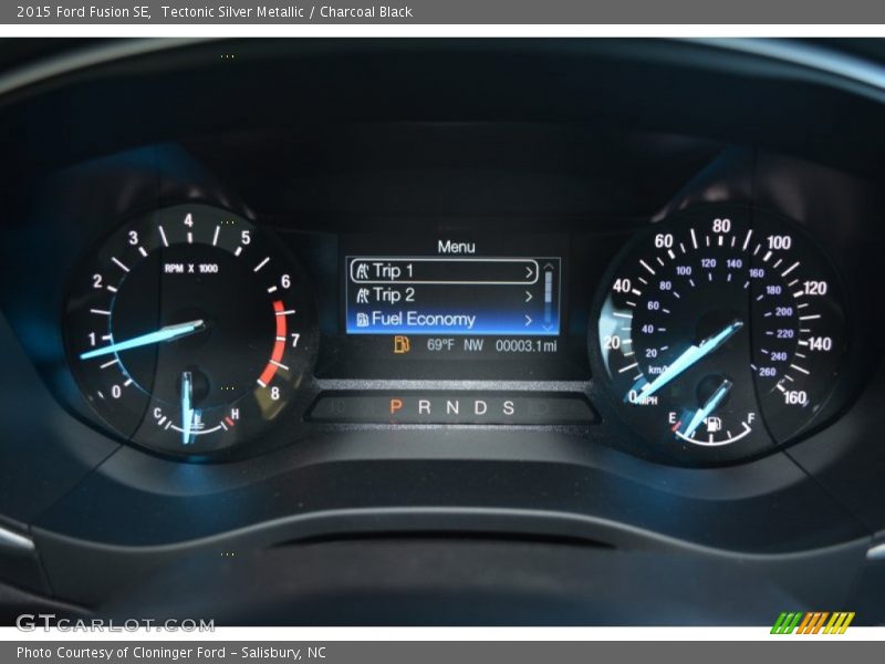 Tectonic Silver Metallic / Charcoal Black 2015 Ford Fusion SE