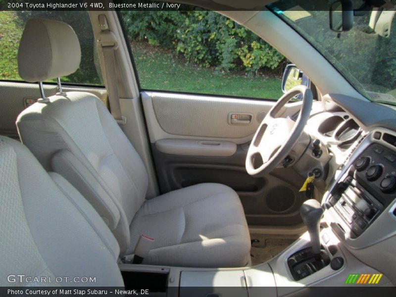 Bluestone Metallic / Ivory 2004 Toyota Highlander V6 4WD