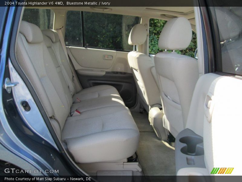 Bluestone Metallic / Ivory 2004 Toyota Highlander V6 4WD