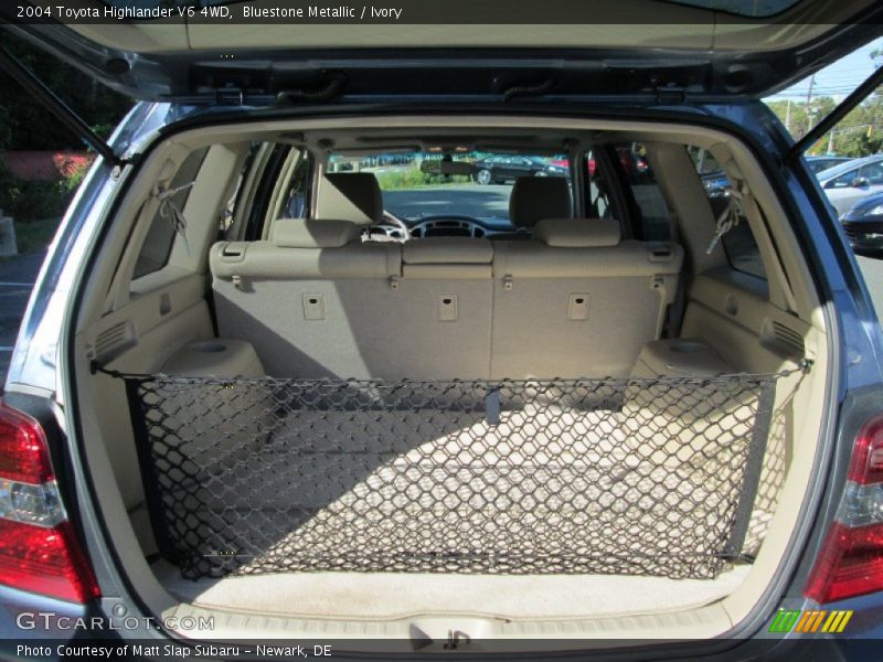 Bluestone Metallic / Ivory 2004 Toyota Highlander V6 4WD