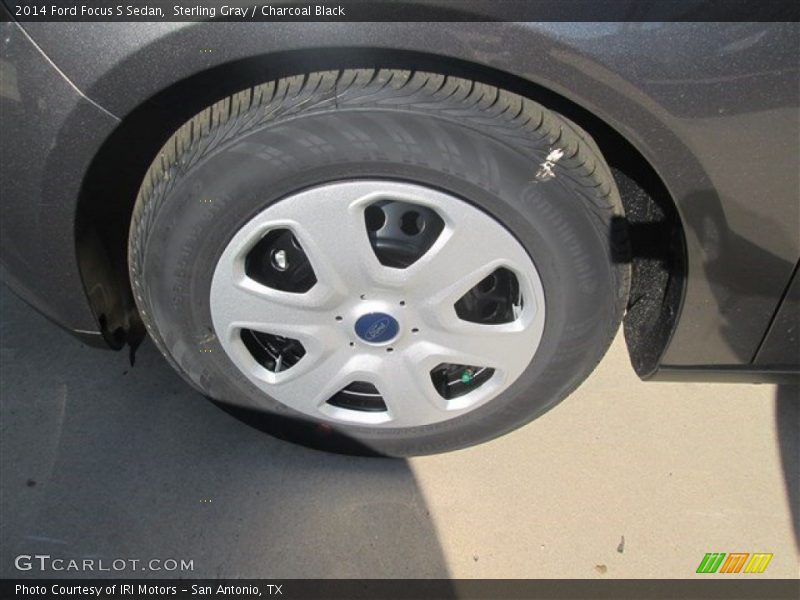 Sterling Gray / Charcoal Black 2014 Ford Focus S Sedan