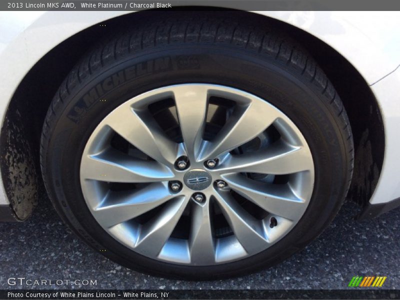 White Platinum / Charcoal Black 2013 Lincoln MKS AWD