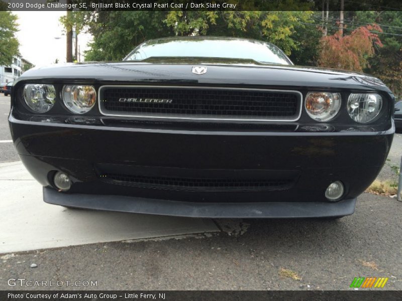 Brilliant Black Crystal Pearl Coat / Dark Slate Gray 2009 Dodge Challenger SE