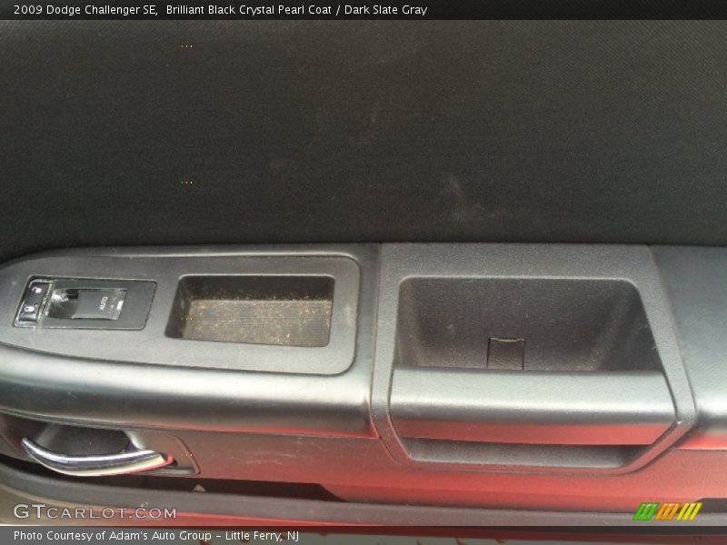 Brilliant Black Crystal Pearl Coat / Dark Slate Gray 2009 Dodge Challenger SE