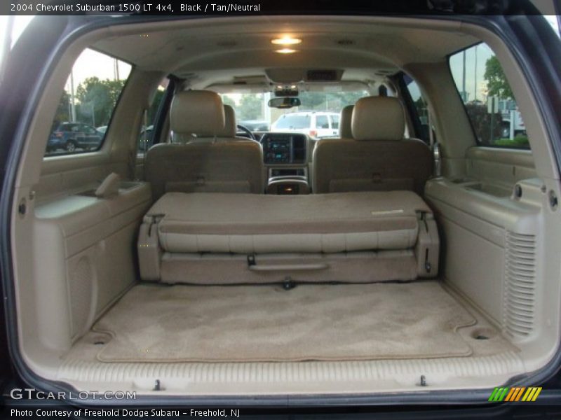 Black / Tan/Neutral 2004 Chevrolet Suburban 1500 LT 4x4