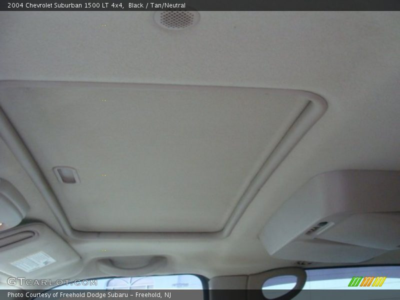 Black / Tan/Neutral 2004 Chevrolet Suburban 1500 LT 4x4