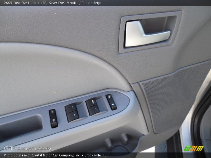 Silver Frost Metallic / Pebble Beige 2005 Ford Five Hundred SE