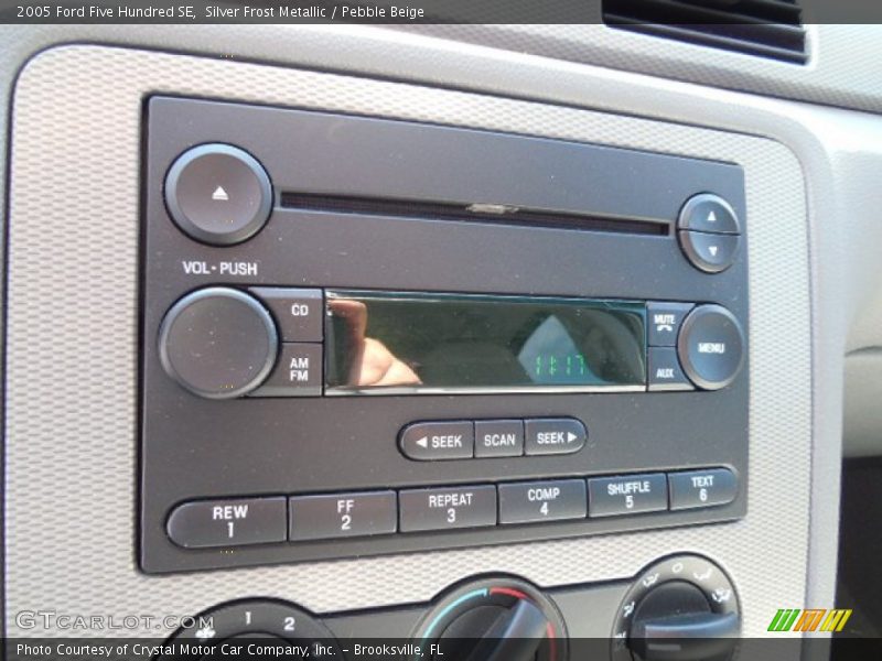 Silver Frost Metallic / Pebble Beige 2005 Ford Five Hundred SE