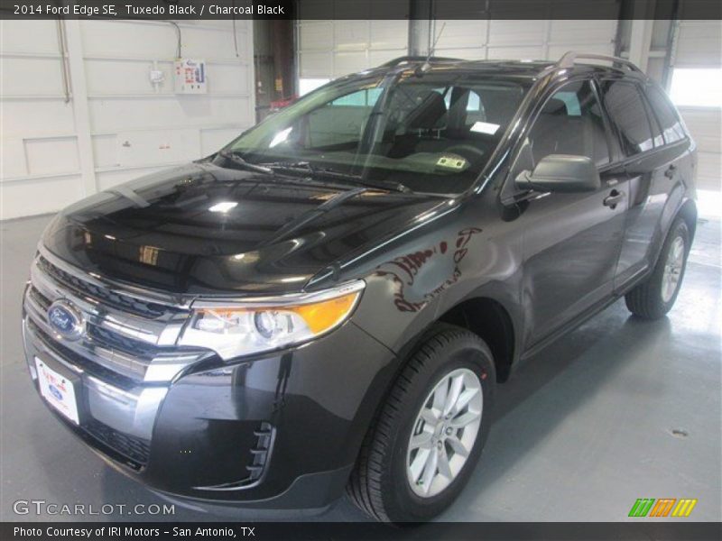 Tuxedo Black / Charcoal Black 2014 Ford Edge SE