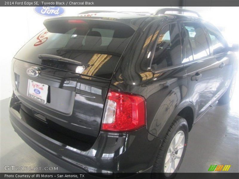 Tuxedo Black / Charcoal Black 2014 Ford Edge SE