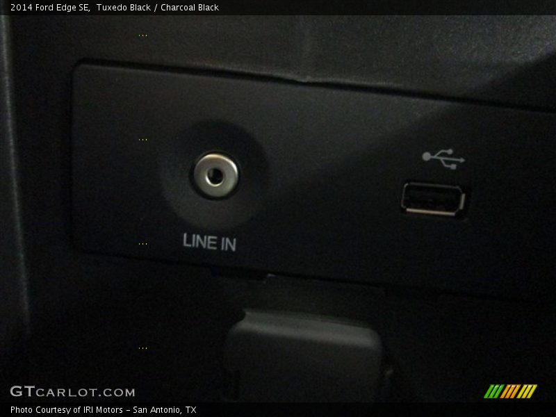 Tuxedo Black / Charcoal Black 2014 Ford Edge SE