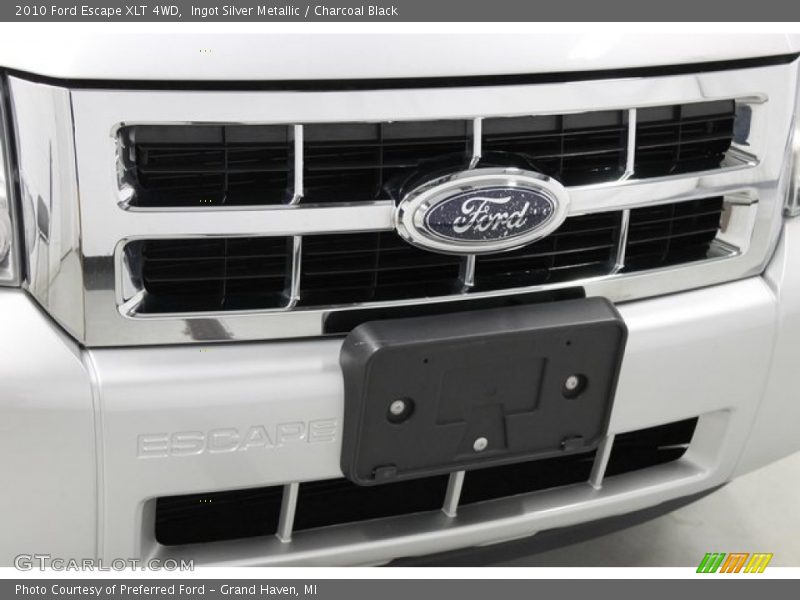 Ingot Silver Metallic / Charcoal Black 2010 Ford Escape XLT 4WD