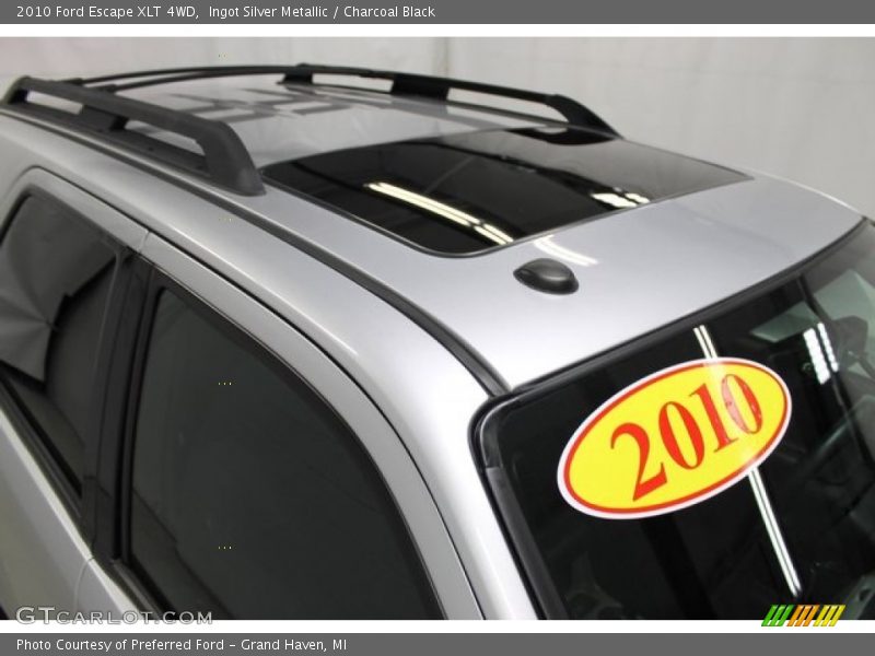 Ingot Silver Metallic / Charcoal Black 2010 Ford Escape XLT 4WD