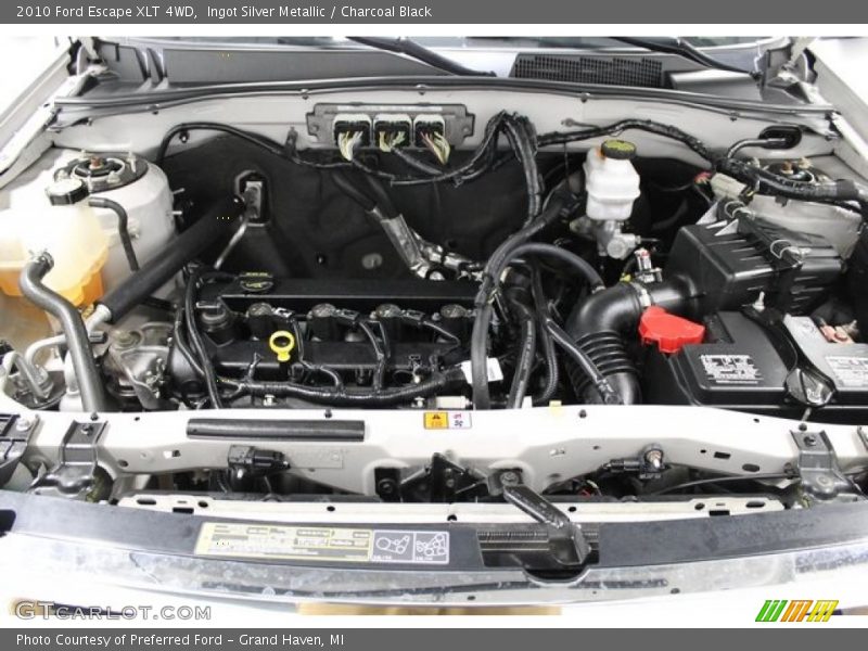 Ingot Silver Metallic / Charcoal Black 2010 Ford Escape XLT 4WD