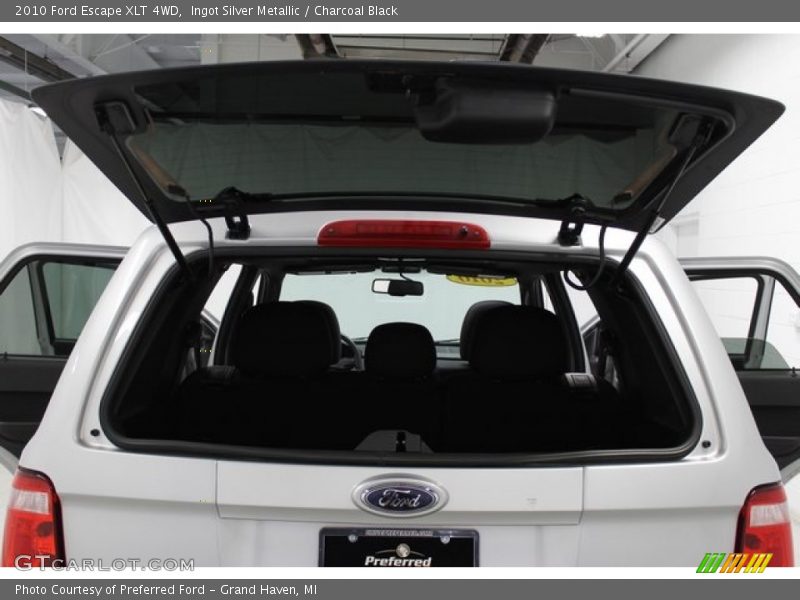 Ingot Silver Metallic / Charcoal Black 2010 Ford Escape XLT 4WD