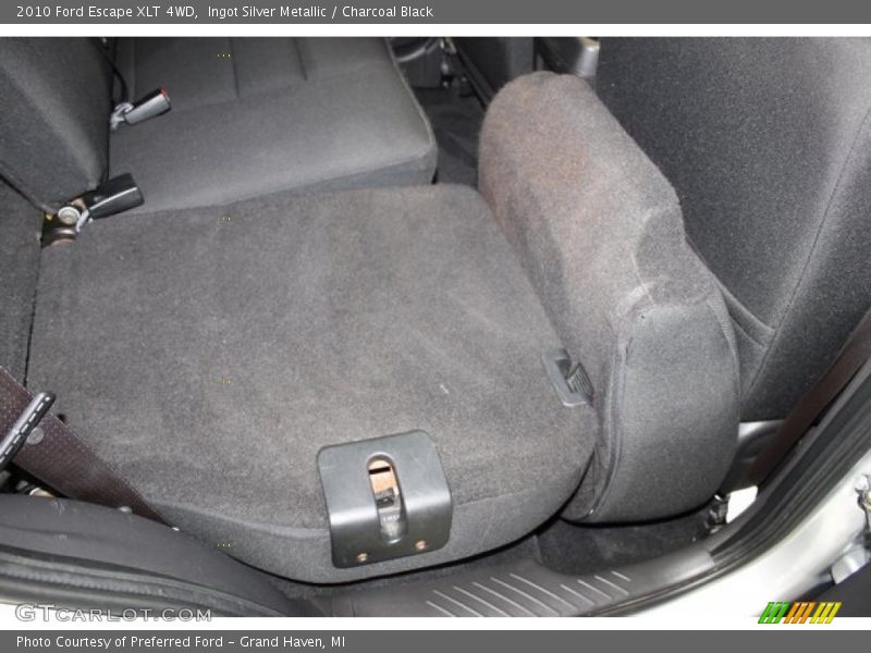 Ingot Silver Metallic / Charcoal Black 2010 Ford Escape XLT 4WD