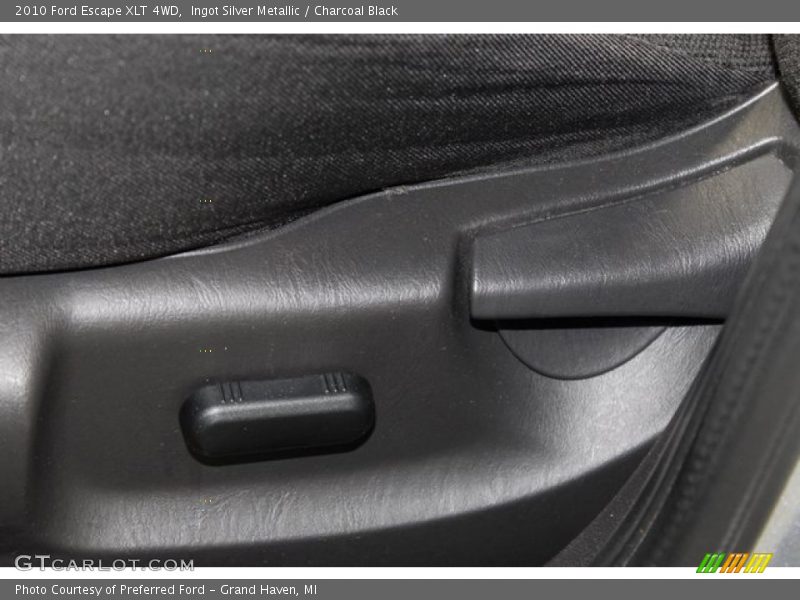 Ingot Silver Metallic / Charcoal Black 2010 Ford Escape XLT 4WD